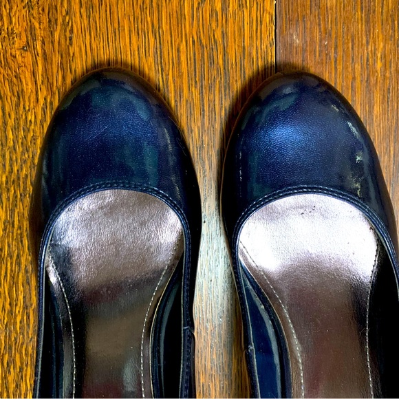 💙Kenneth Cole Reaction Dark Blue Pumps - Picture 2 of 4